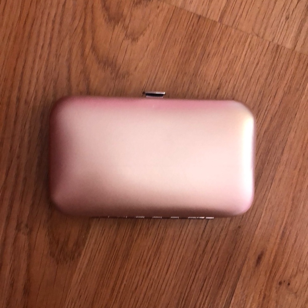 Pink Manicure Set - Picture 2 of 3